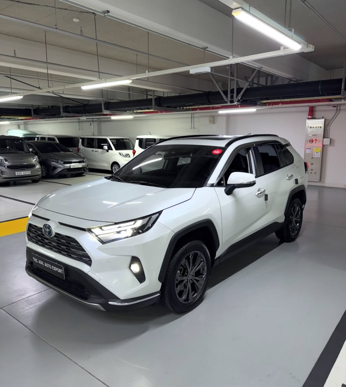 TOYOTA RAV4 LIMITED HYBRID 2023 – Image 2