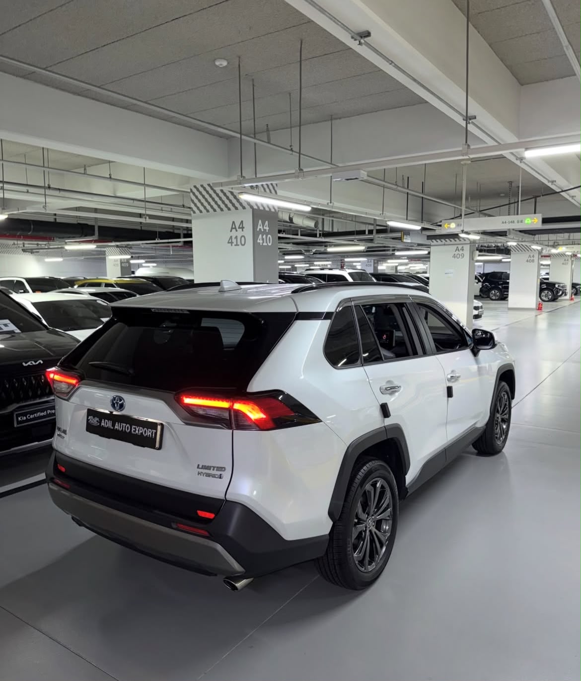 TOYOTA RAV4 LIMITED HYBRID 2023 – Image 5