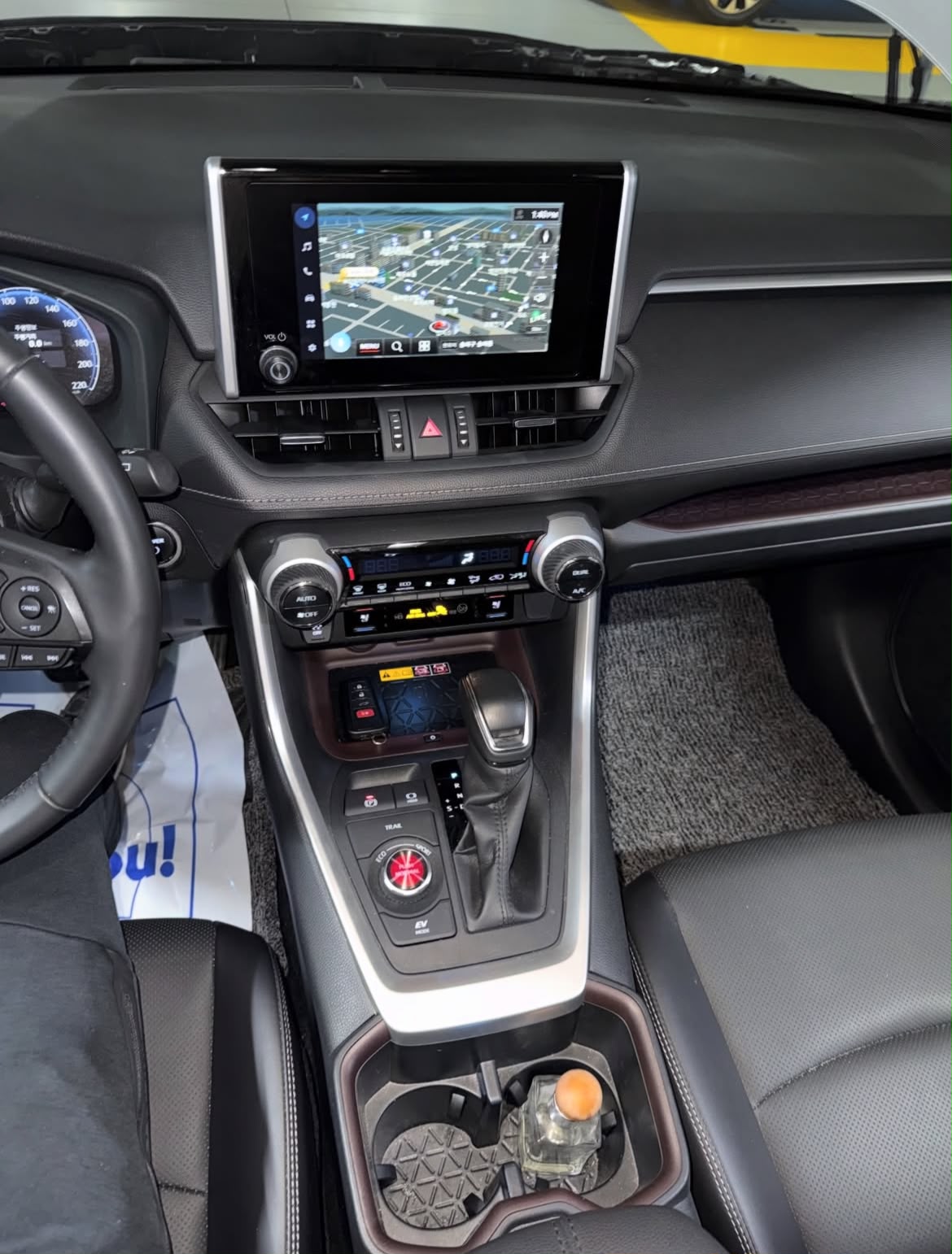 TOYOTA RAV4 LIMITED HYBRID 2023 – Image 3